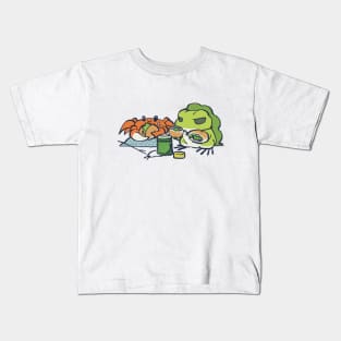 traveling frog eating picnic lunch with crab / tabi kaeru Kids T-Shirt